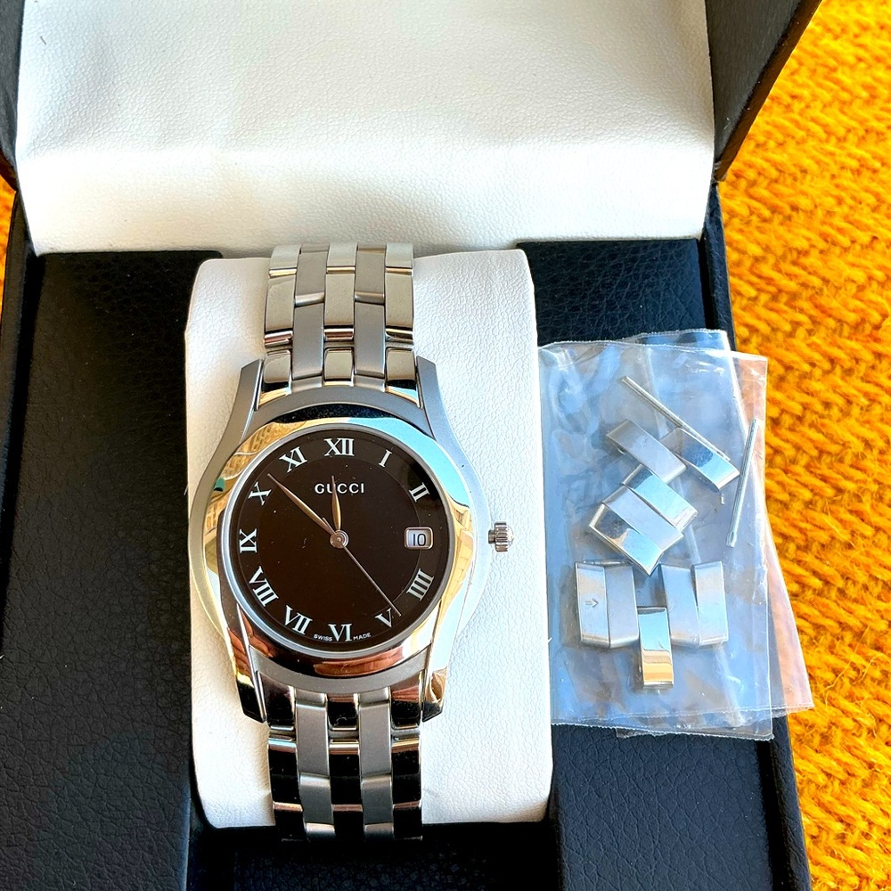 GUCCI stainless steel DRESS watch🔥🔥 - Picture 6 of 15
